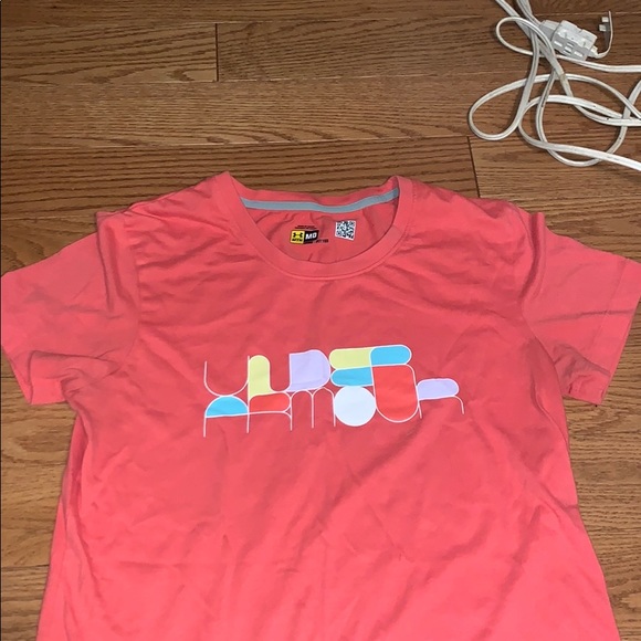 UA short sleeve - Picture 1 of 2